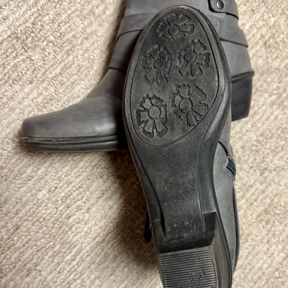 Stylish Gray Ankle Boots Dansko Womens size 40 (US 10) - Picture 4 of 4